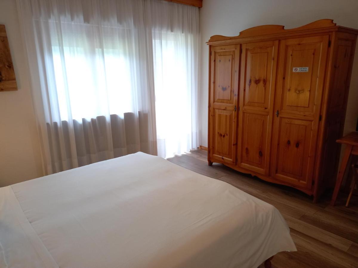 Albergo Scoiattolo ฟัลกาเด ภายนอก รูปภาพ