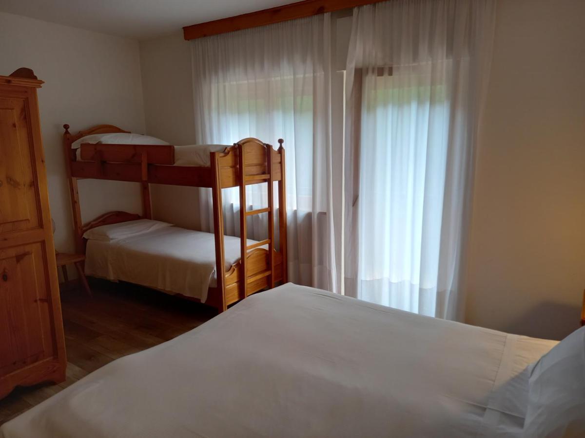 Albergo Scoiattolo ฟัลกาเด ภายนอก รูปภาพ