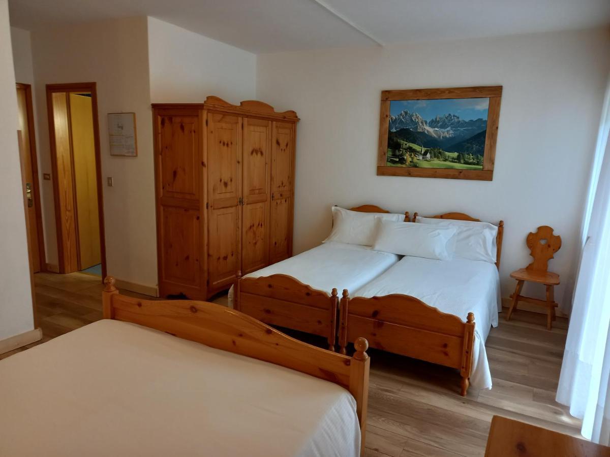 Albergo Scoiattolo ฟัลกาเด ภายนอก รูปภาพ
