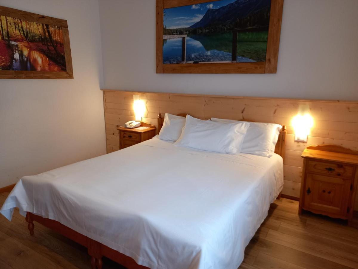 Albergo Scoiattolo ฟัลกาเด ภายนอก รูปภาพ