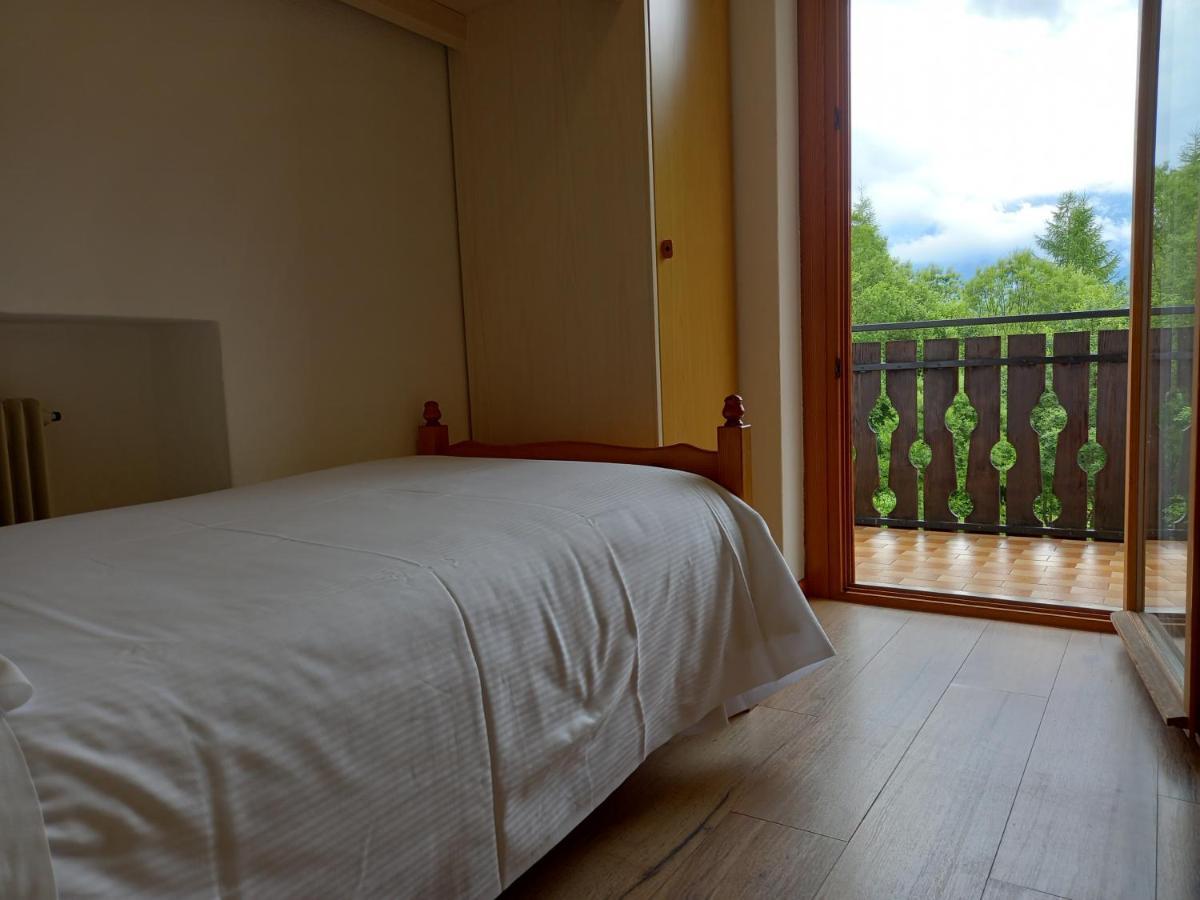Albergo Scoiattolo ฟัลกาเด ภายนอก รูปภาพ