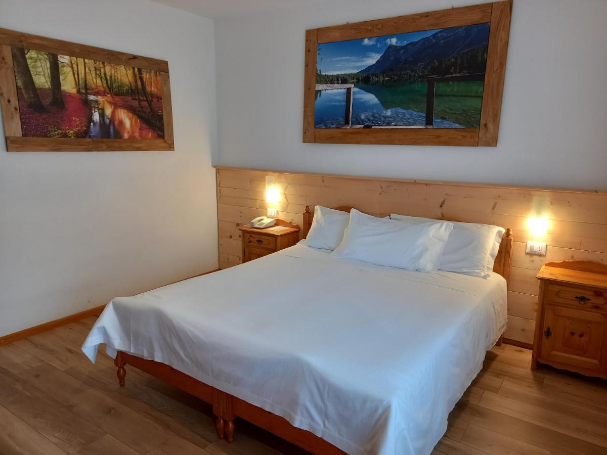 Albergo Scoiattolo ฟัลกาเด ภายนอก รูปภาพ