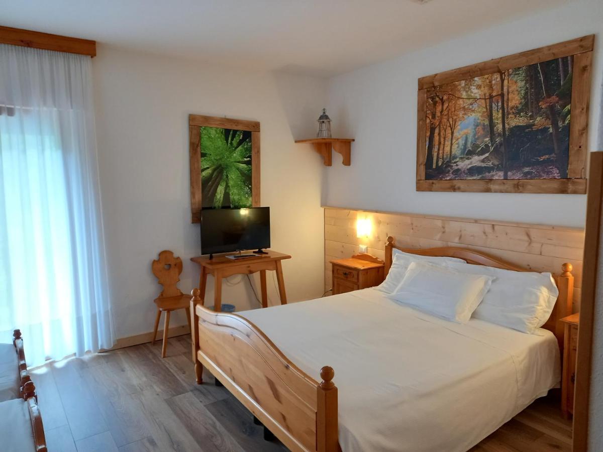 Albergo Scoiattolo ฟัลกาเด ภายนอก รูปภาพ