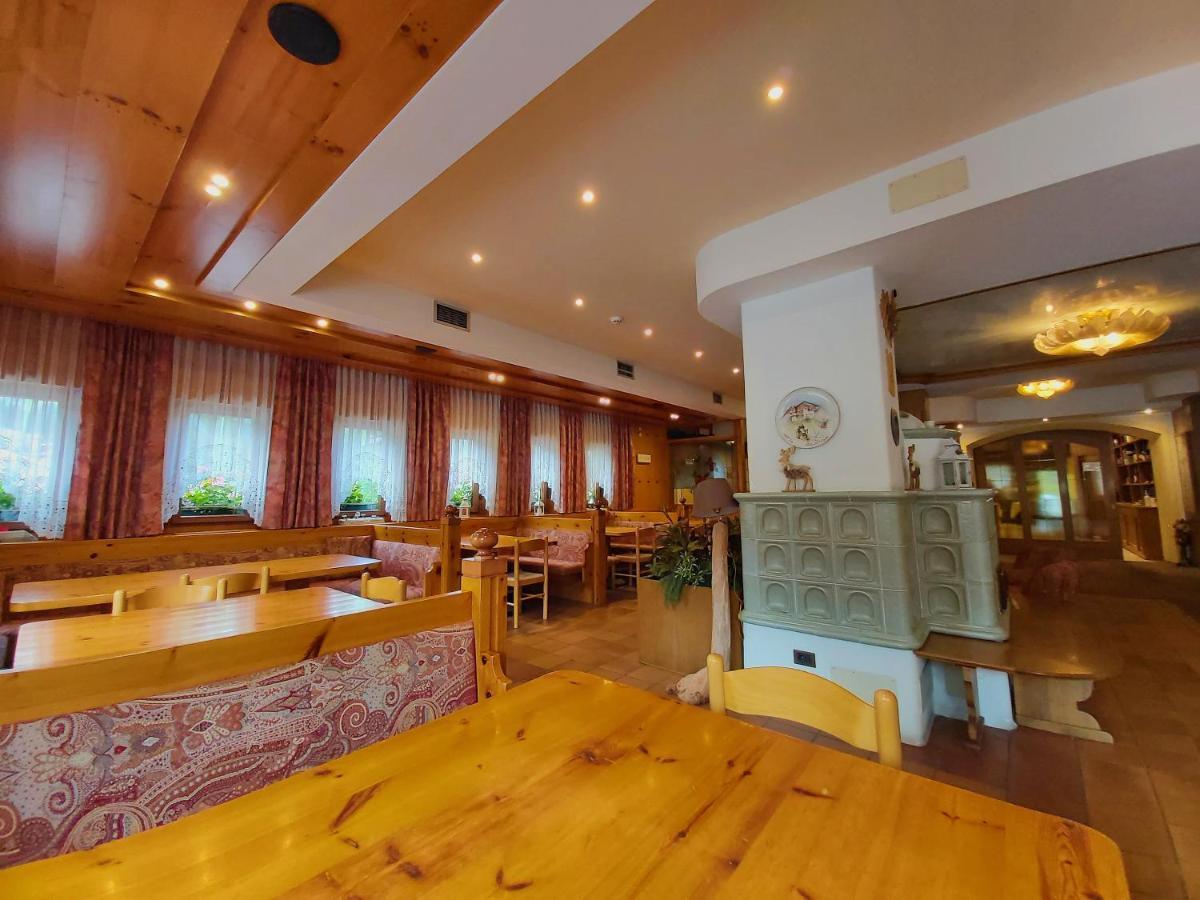 Albergo Scoiattolo ฟัลกาเด ภายนอก รูปภาพ
