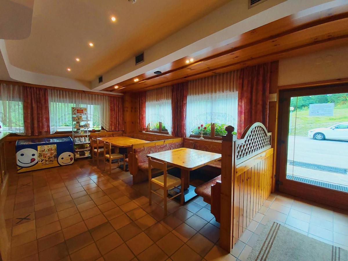 Albergo Scoiattolo ฟัลกาเด ภายนอก รูปภาพ