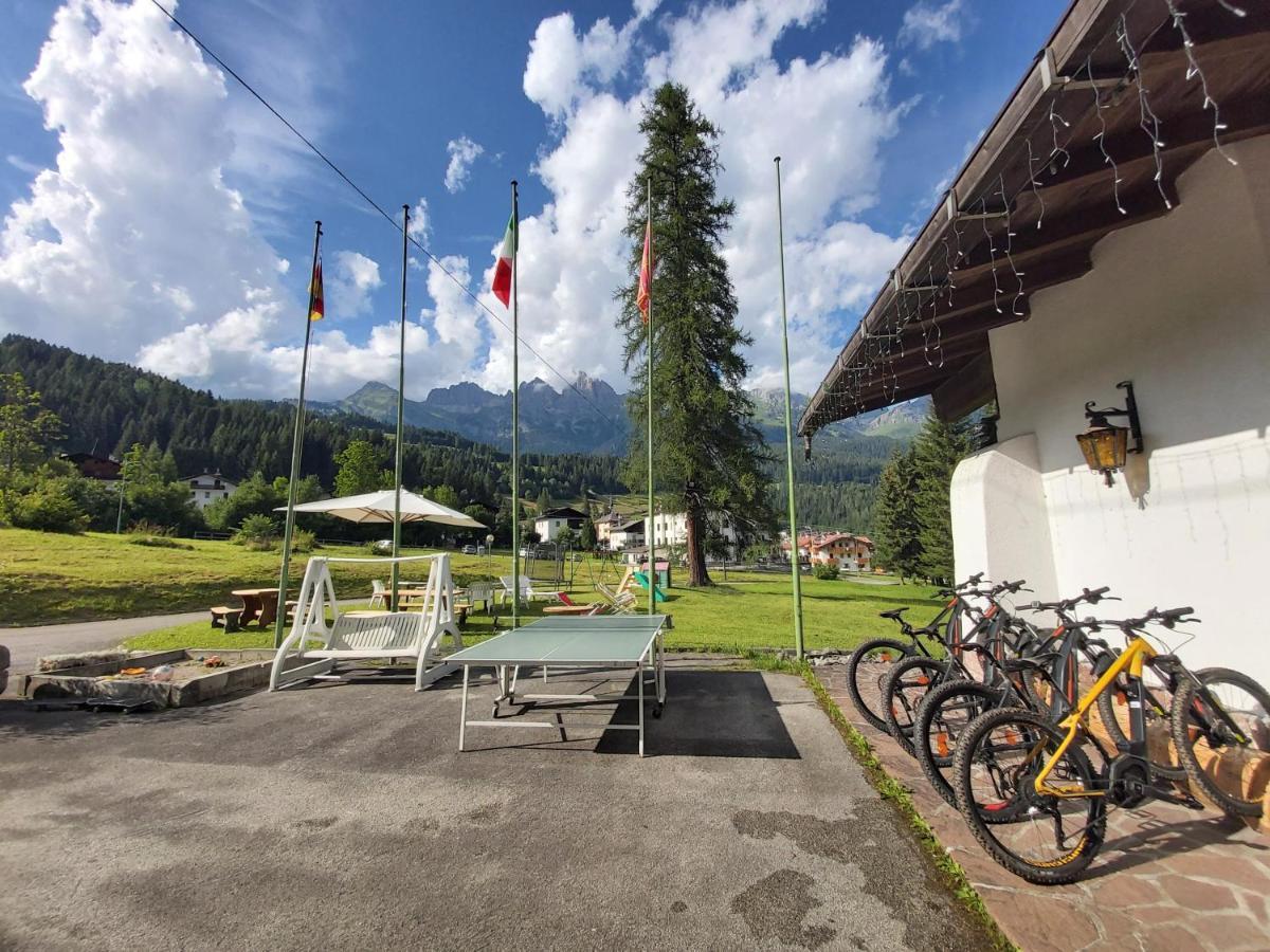 Albergo Scoiattolo ฟัลกาเด ภายนอก รูปภาพ