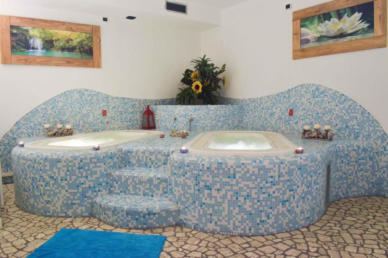 Albergo Scoiattolo ฟัลกาเด ภายนอก รูปภาพ