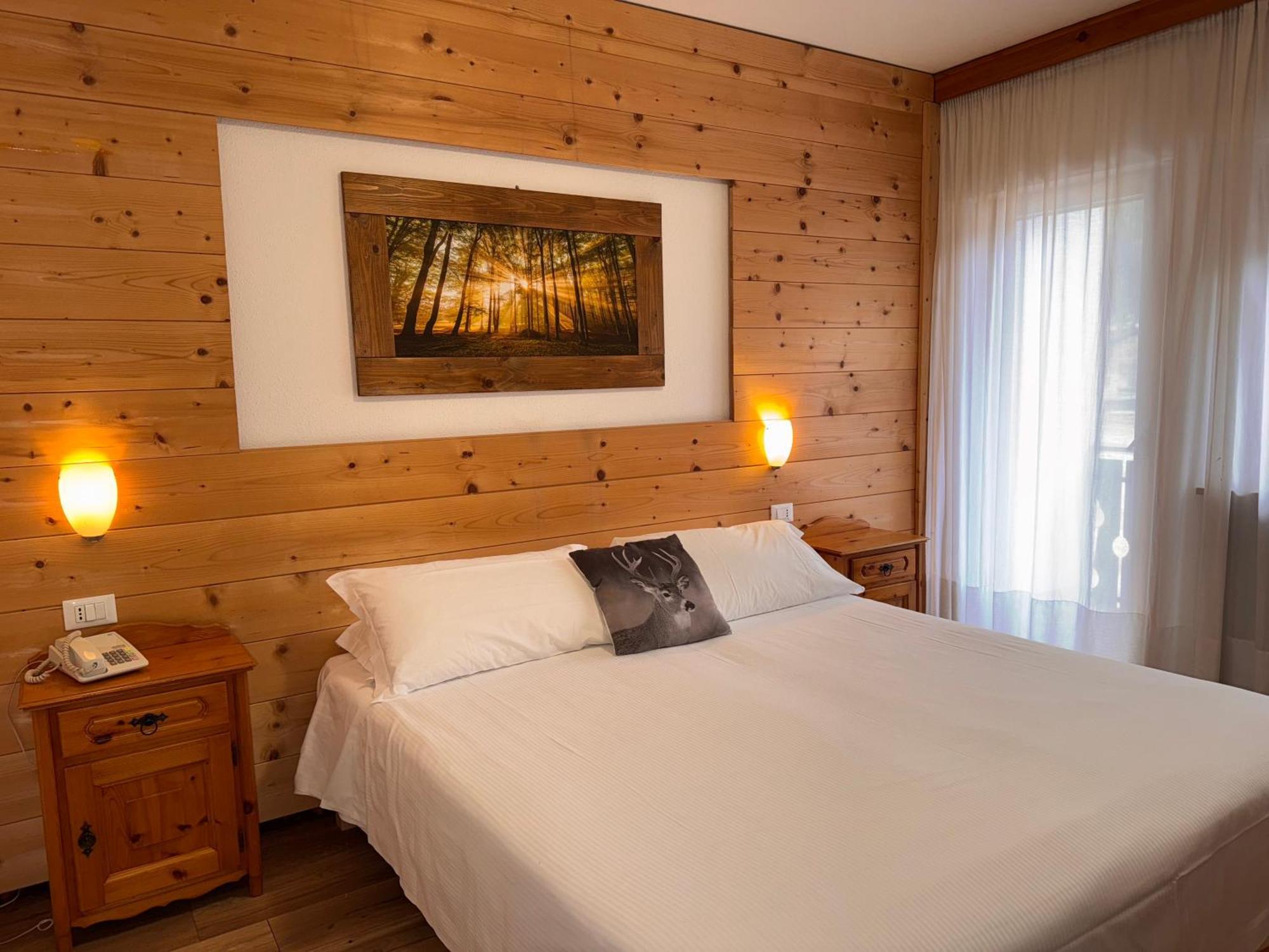 Albergo Scoiattolo ฟัลกาเด ภายนอก รูปภาพ