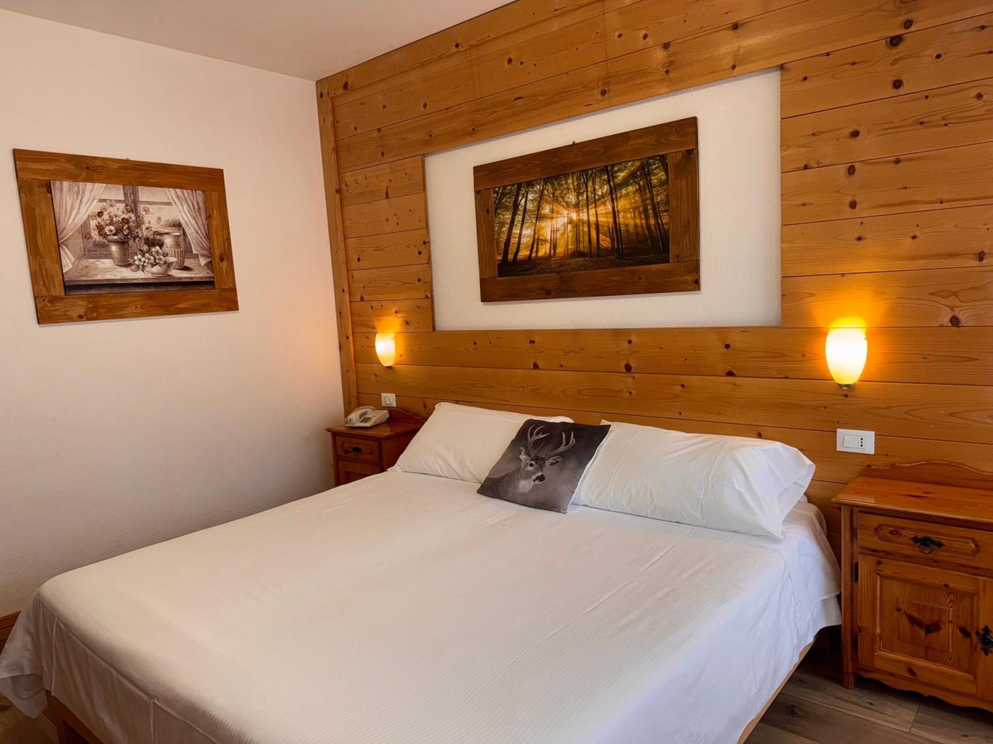 Albergo Scoiattolo ฟัลกาเด ภายนอก รูปภาพ