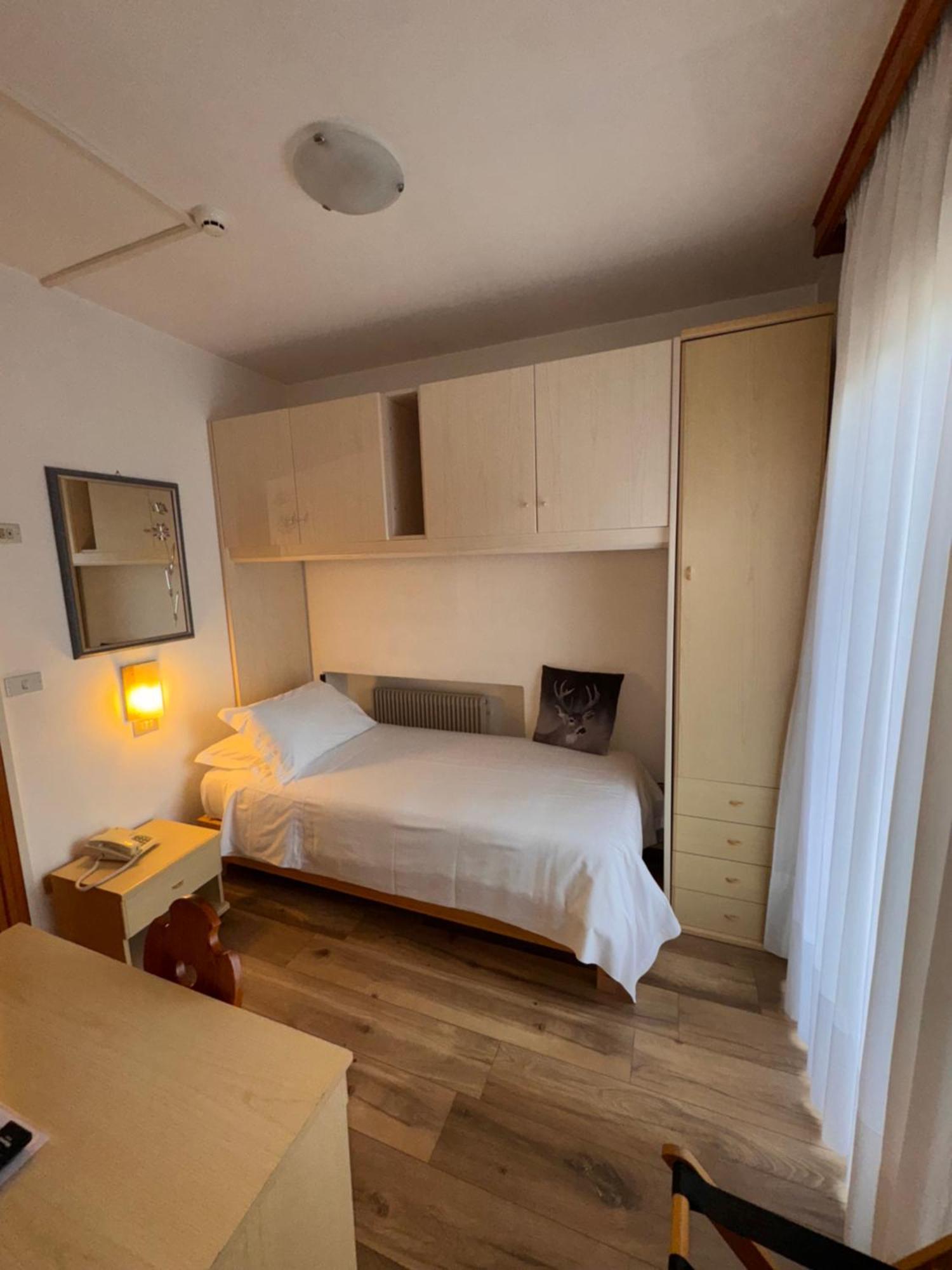 Albergo Scoiattolo ฟัลกาเด ภายนอก รูปภาพ