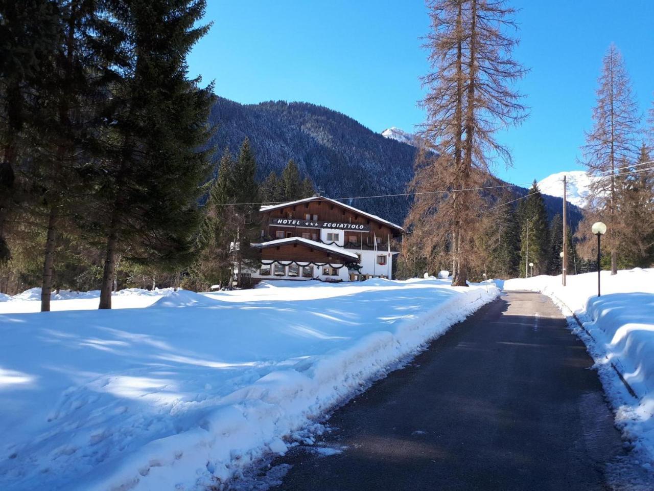 Albergo Scoiattolo ฟัลกาเด ภายนอก รูปภาพ